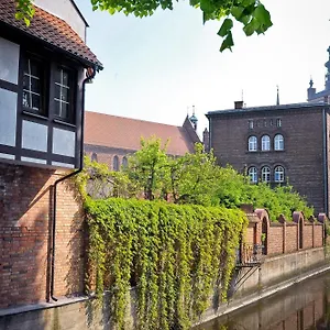 World - Old Town Hostel